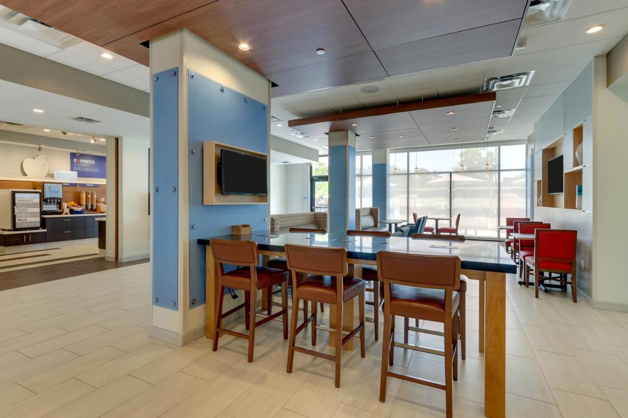 Holiday Inn Express - Wilmington - Porters Neck By Ihg Kültér fotó